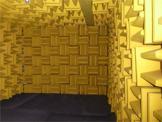 組建家庭影院時如何選擇音響?家庭影院組建過程中，每個部分都要精挑細選，最重要的是要能配合的天衣無縫，這樣才能達到最佳狀態，那么在組建家庭影院中如何選擇音響呢?